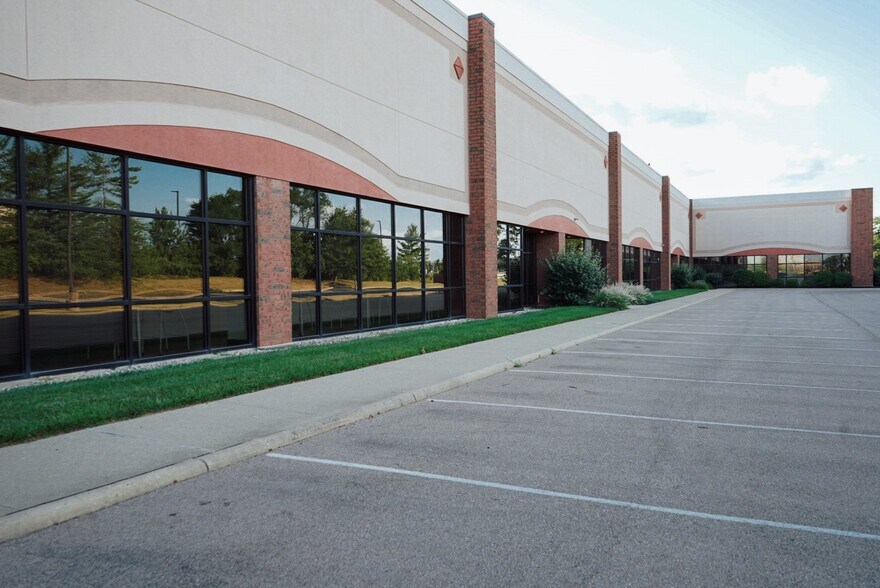 More Photos Of 4300 Glendale Milford Rd, Blue Ash Flex For Sale