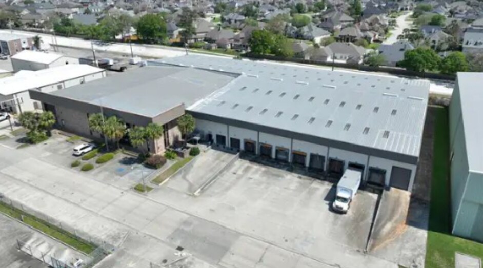 More Photos Of 1925 Industrial Blvd, Harvey Warehouse For Lease