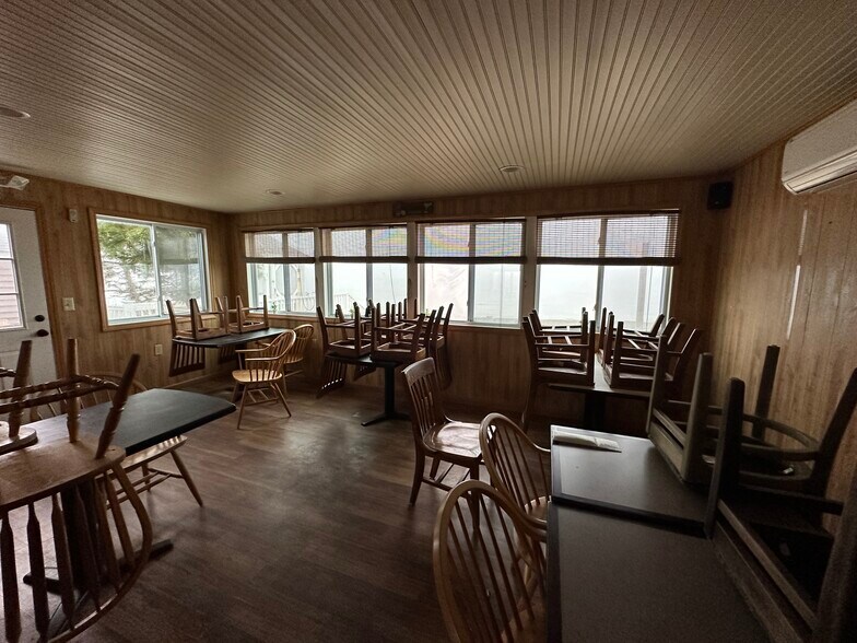 More Photos Of 102 Delaware Ave, Fortescue Restaurant For Sale