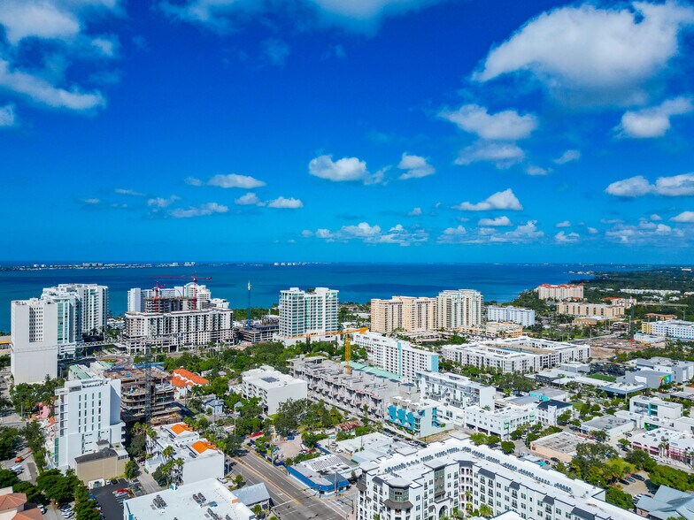 More Photos Of 1345 2nd St, Sarasota Office Residential For Sale