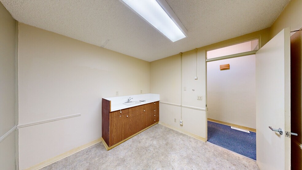 More Photos Of 13350 Big Basin Way, Boulder Creek Medical For Lease