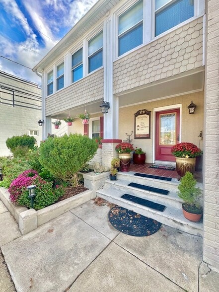 More Photos Of 314 Jefferson Ave, Clifton Forge Hotel For Sale