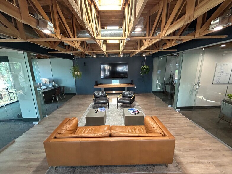 More Photos Of 4720 E Van Buren St, Phoenix Office For Lease