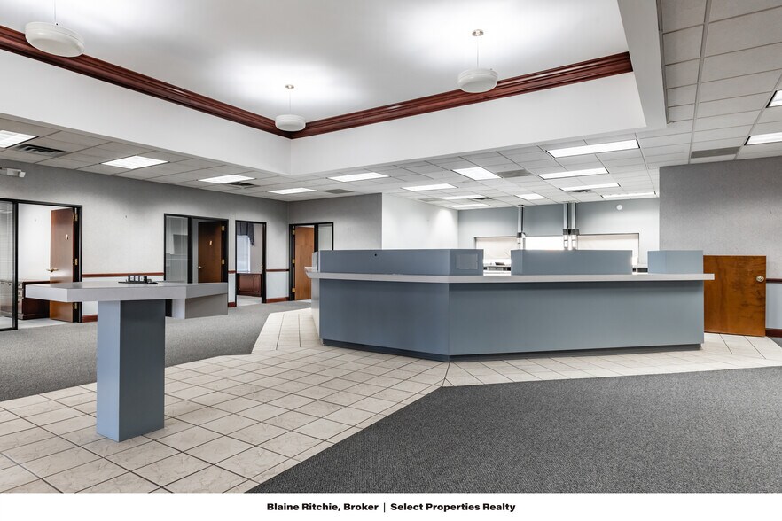 More Photos Of 1397 Elizabeth Pike, Mineral Wells Bank For Lease
