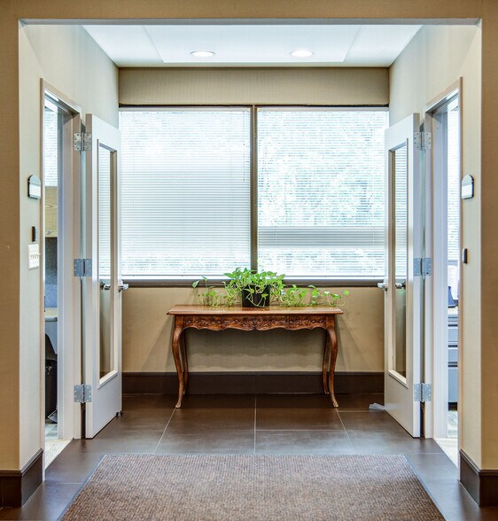 More Photos Of 101 Laurel Rd, Voorhees Office For Lease