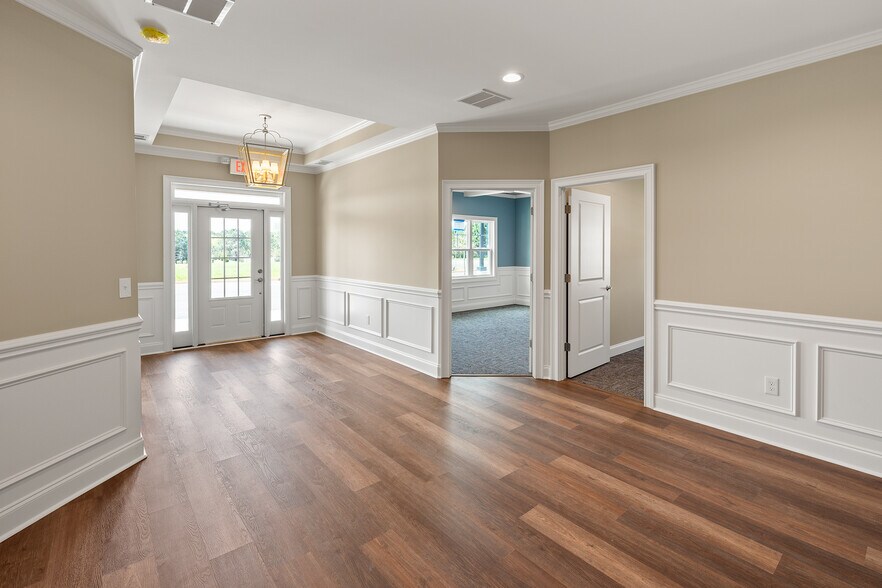 More Photos Of 1060 Garland Dr, Bogart Unknown For Lease