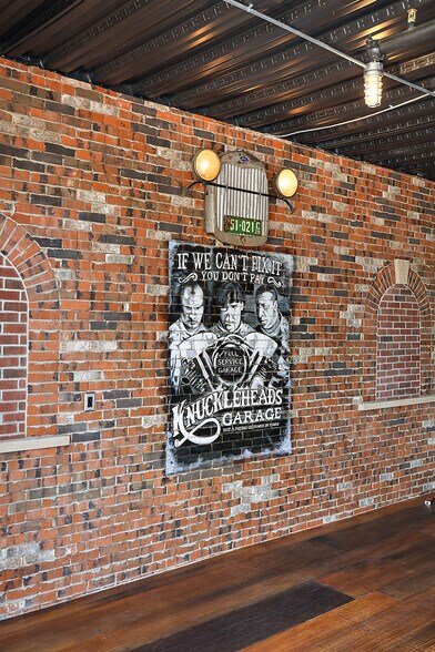 More Photos Of 148 Pit Ln, Pontiac Parking Garage For Sale