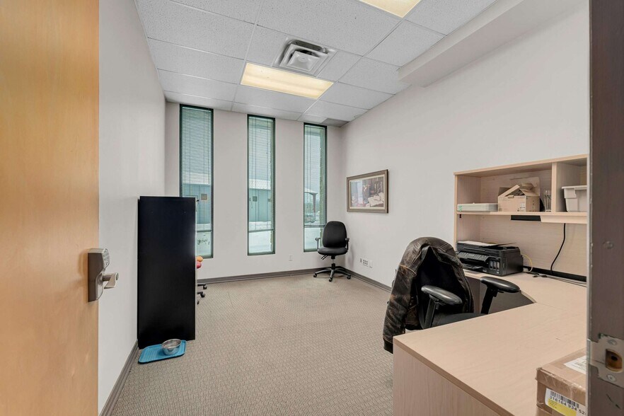More Photos Of 10 Binnington Crt, Kingston Distribution For Sale
