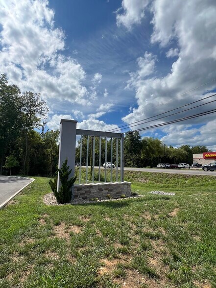 More Photos Of 7693 Oak Ridge hwy, Knoxville Office For Lease