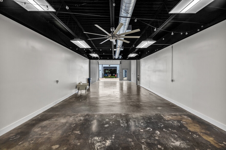 More Photos Of 4512-4532 E 51st St, Tulsa General Retail For Lease