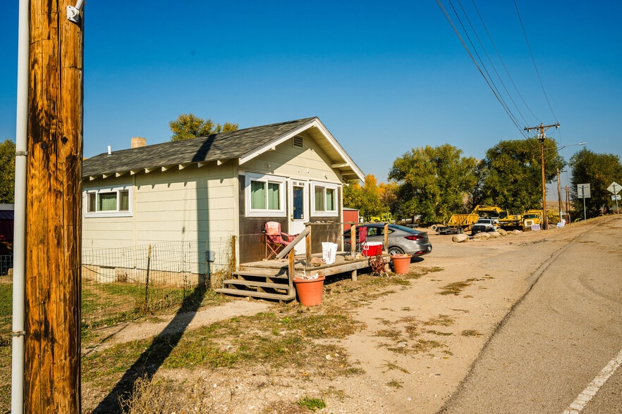 More Photos Of 100 US-14, Dayton Service For Sale