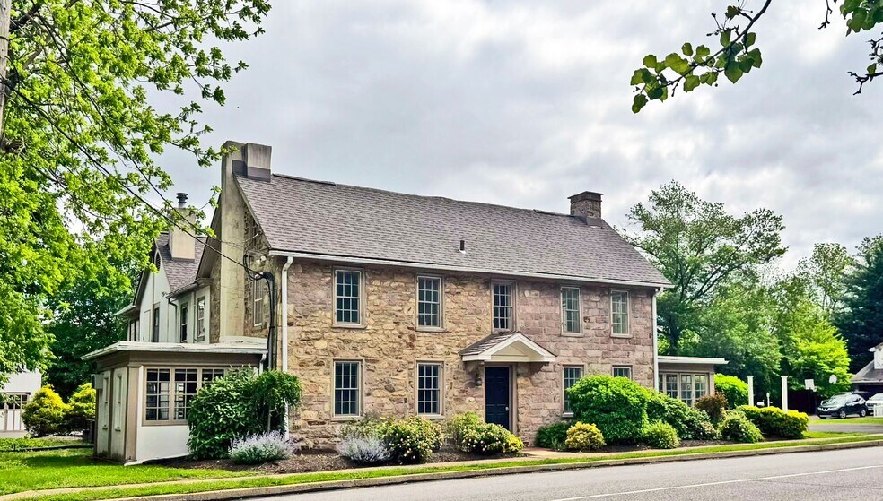More Photos Of 581 Skippack Pike, Blue Bell Office For Sale