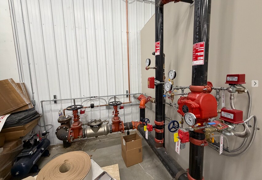More Photos Of 1008 Wylie Dr, Bloomington Industrial For Sale