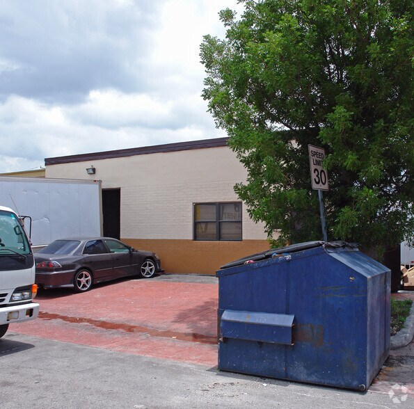 More Photos Of 1022 E 27th St, Hialeah Warehouse For Sale