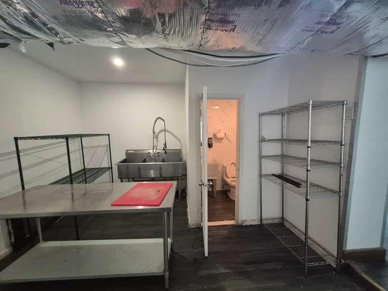 More Photos Of 180 First Ave, New York Apartments For Lease