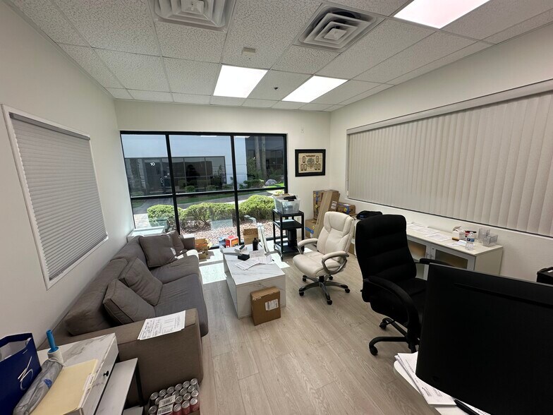 More Photos Of 5920 S Rainbow Blvd, Las Vegas Office For Sale