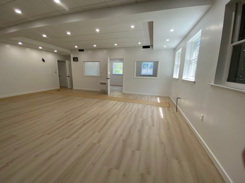 More Photos Of 15 Saint Pauls Ave, Staten Island Medical For Lease