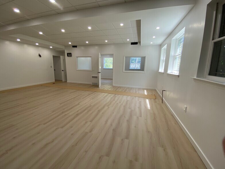 More Photos Of 15 Saint Pauls Ave, Staten Island Medical For Lease