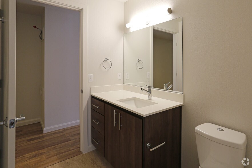 More Photos Of 2240-2250 NW Lovejoy St, Portland Apartments For Lease