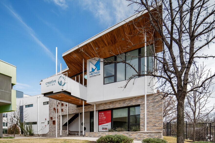 More Photos Of 2921 E 17th St, Austin Loft Creative Space For Sale