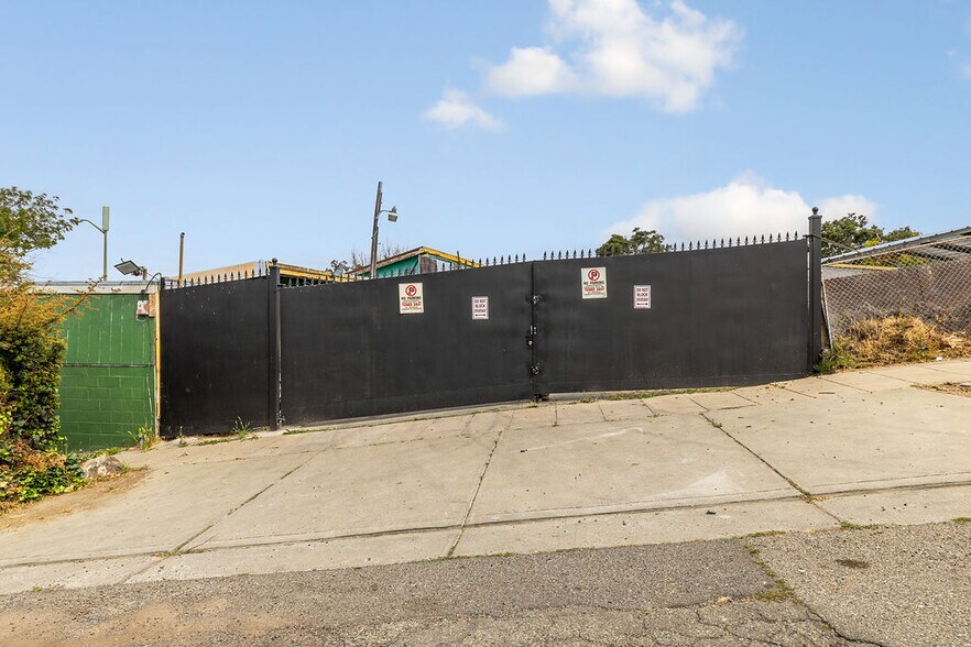 More Photos Of 9370 Macarthur Blvd, Oakland Storefront For Sale