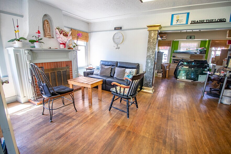 More Photos Of 215 E Fesler St, Santa Maria Storefront For Sale