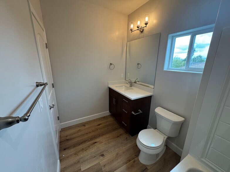 More Photos Of 116 Bundeson Dr, Hollister Apartments For Sale