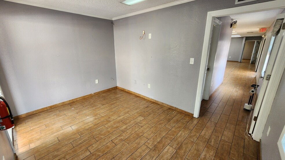 More Photos Of 856 E Busch Blvd, Tampa Auto Dealership For Lease