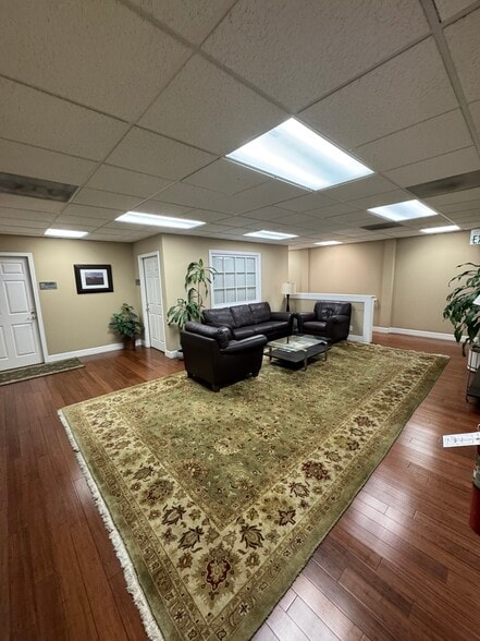 More Photos Of 1343 Locust St, Walnut Creek Office For Lease