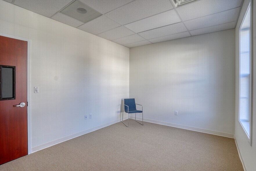 More Photos Of 4 E Laurel St, Georgetown Office For Lease