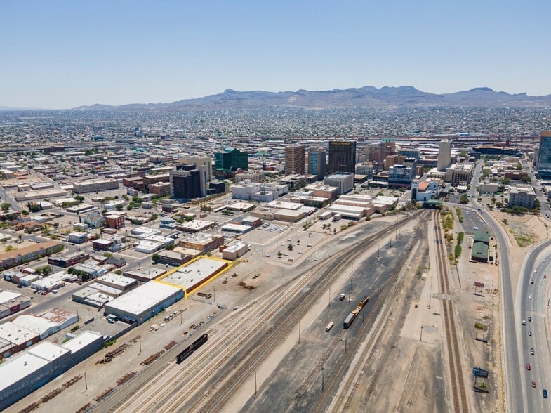 More Photos Of 220 N Saint Vrain St, El Paso Light Distribution For Sale