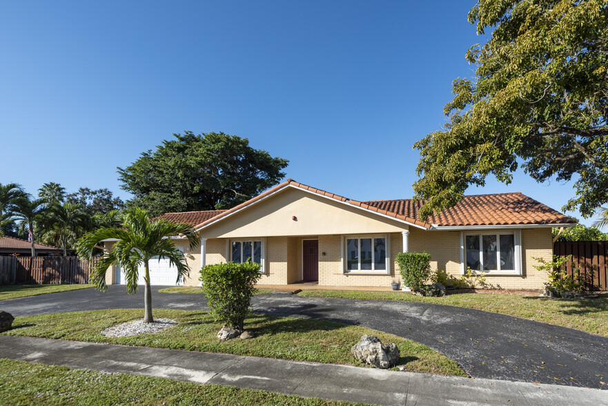 Primary Photo Of 621 NW 76th Ave, Plantation Assisted Living For Sale