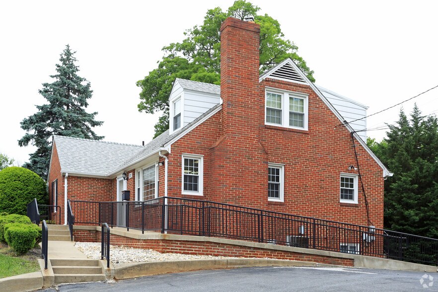 More Photos Of 301 S Frederick Ave, Gaithersburg Office For Sale