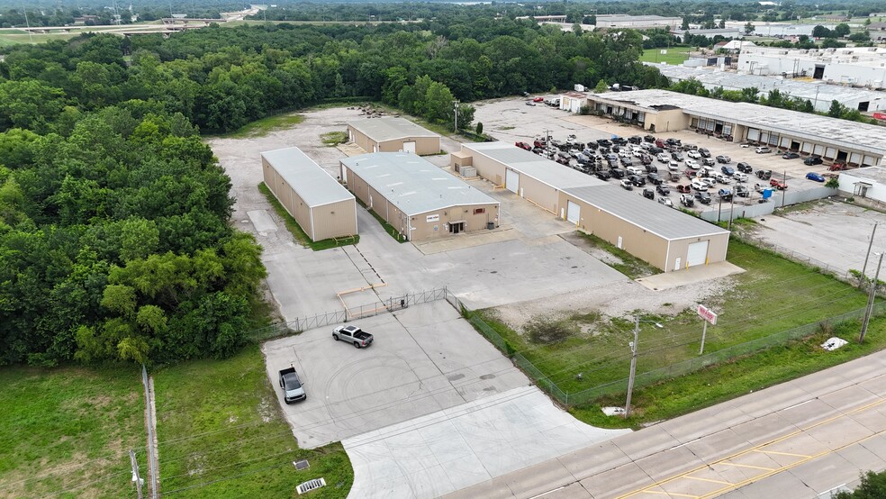 Primary Photo Of 2751 E Apache St, Tulsa Manufacturing For Lease