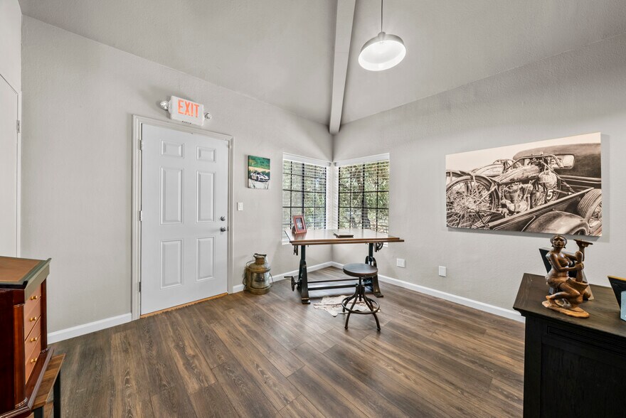 More Photos Of 1392 Tavern Rd, Alpine Freestanding For Sale