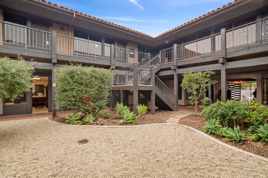 More Photos Of 315 Arden Ave, Glendale Office For Sale