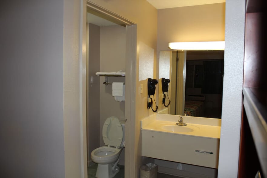More Photos Of 2605 S Range Ave, Denham Springs Hotel For Sale