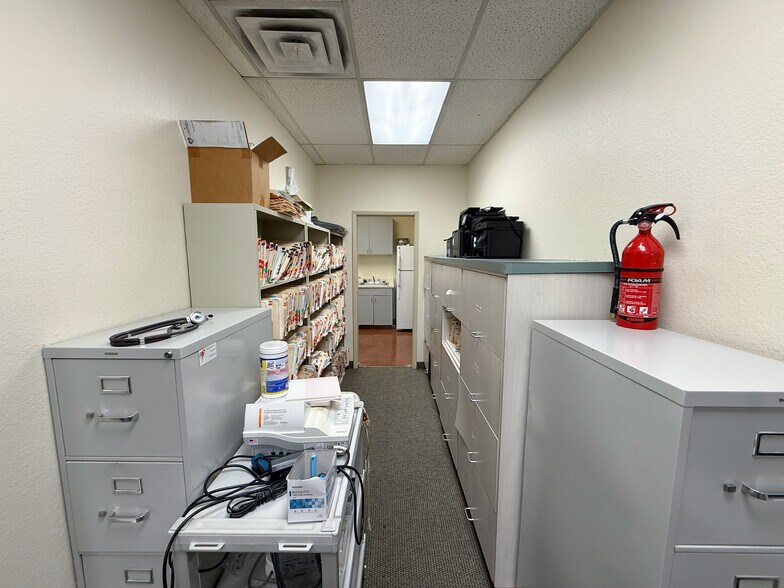 More Photos Of 2470 E Flamingo Rd, Las Vegas Medical For Lease
