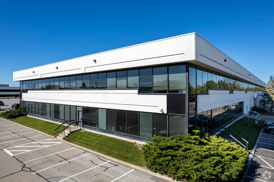 More Photos Of 5600 Cancross Ct, Mississauga Office For Sale