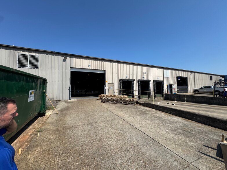 More Photos Of 10115 Lorraine Rd, Gulfport Manufacturing For Sale