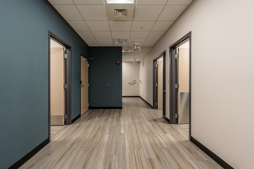More Photos Of 4650 Southwest Hwy, Oak Lawn Medical For Sale