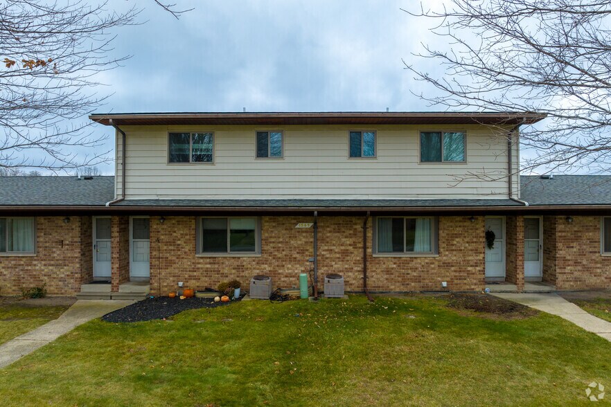 More Photos Of 1565 N Hickory Rd, Owosso Apartments For Sale