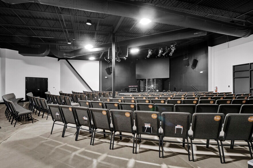 More Photos Of 155 Porters Neck Rd, Wilmington General Retail For Lease