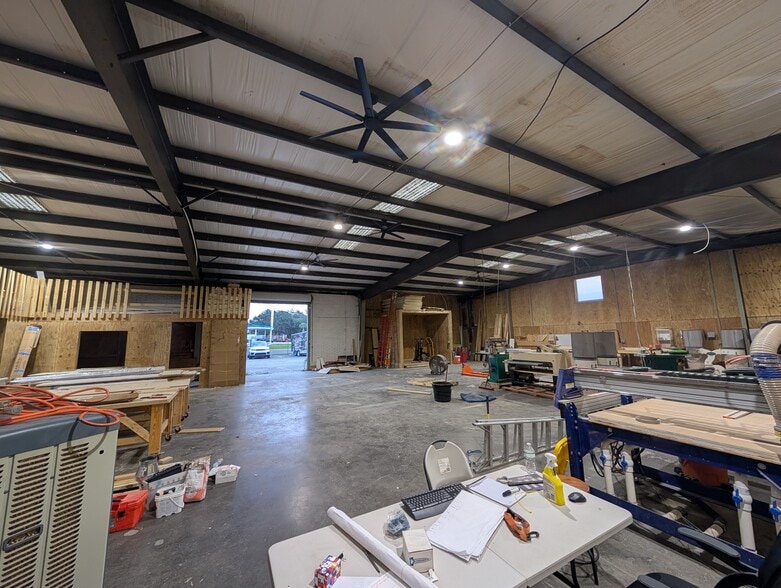 More Photos Of 10905 S US Highway 41, Gibsonton Unknown For Lease