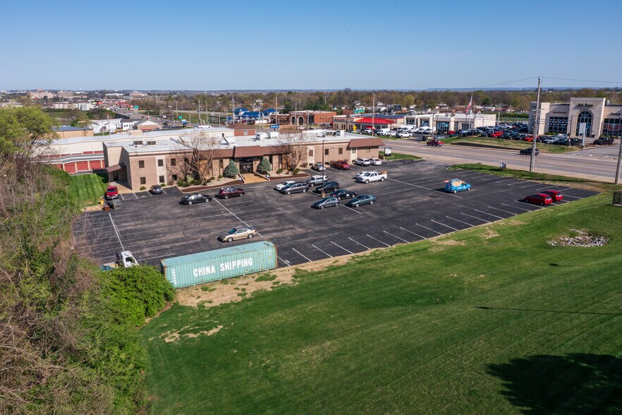 More Photos Of 11520 St. Charles Rock Rd, Bridgeton Medical For Lease
