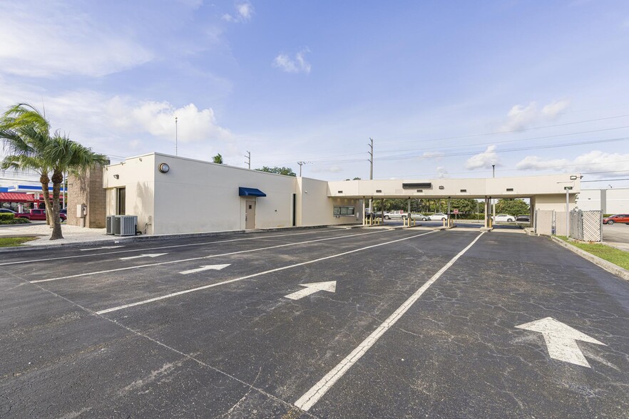 More Photos Of 1750 NE 8th St, Homestead Bank For Lease