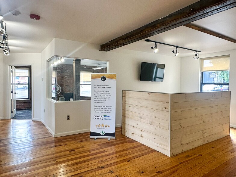 More Photos Of 412 Main St, Utica Warehouse For Lease