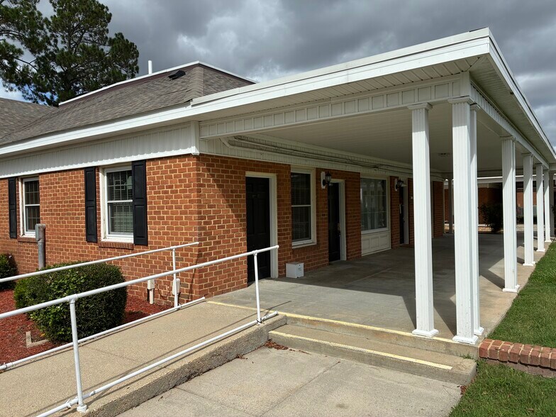 Primary Photo Of 1142 N Road St, Elizabeth City Medical For Lease