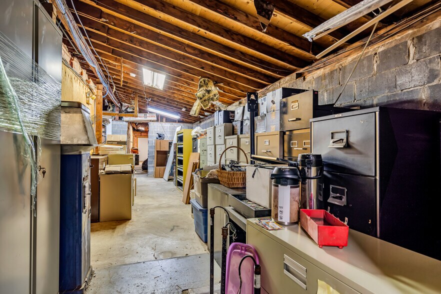 More Photos Of 55 Schoolhouse Rd, Whiting Warehouse For Lease