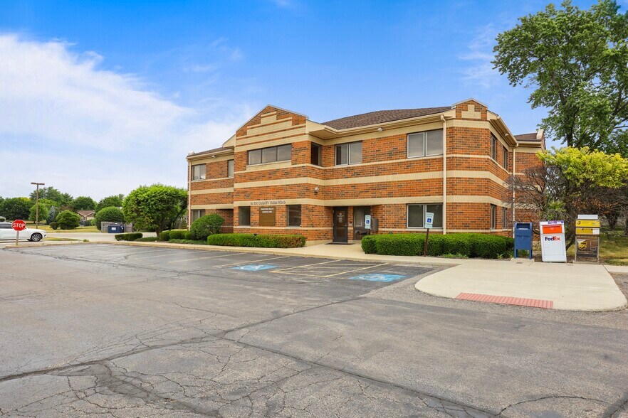 More Photos Of 1N131 County Farm Rd, Winfield Office For Sale